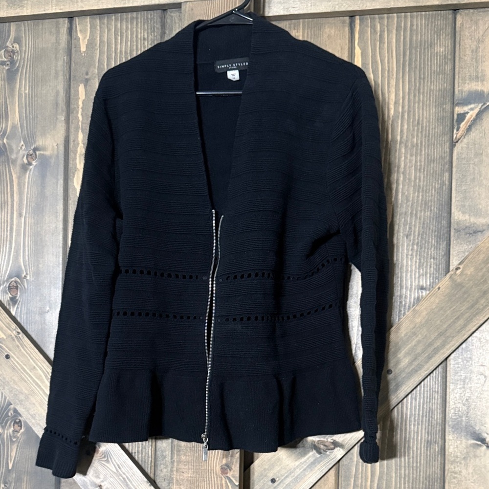 Simply Styled Black Ribbed Sweater